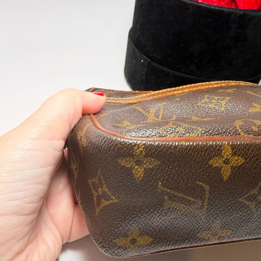 SOLF Louis Vuitton Compeigne 23 Toiletry Pouch/Cosmetic Pouch Monogram